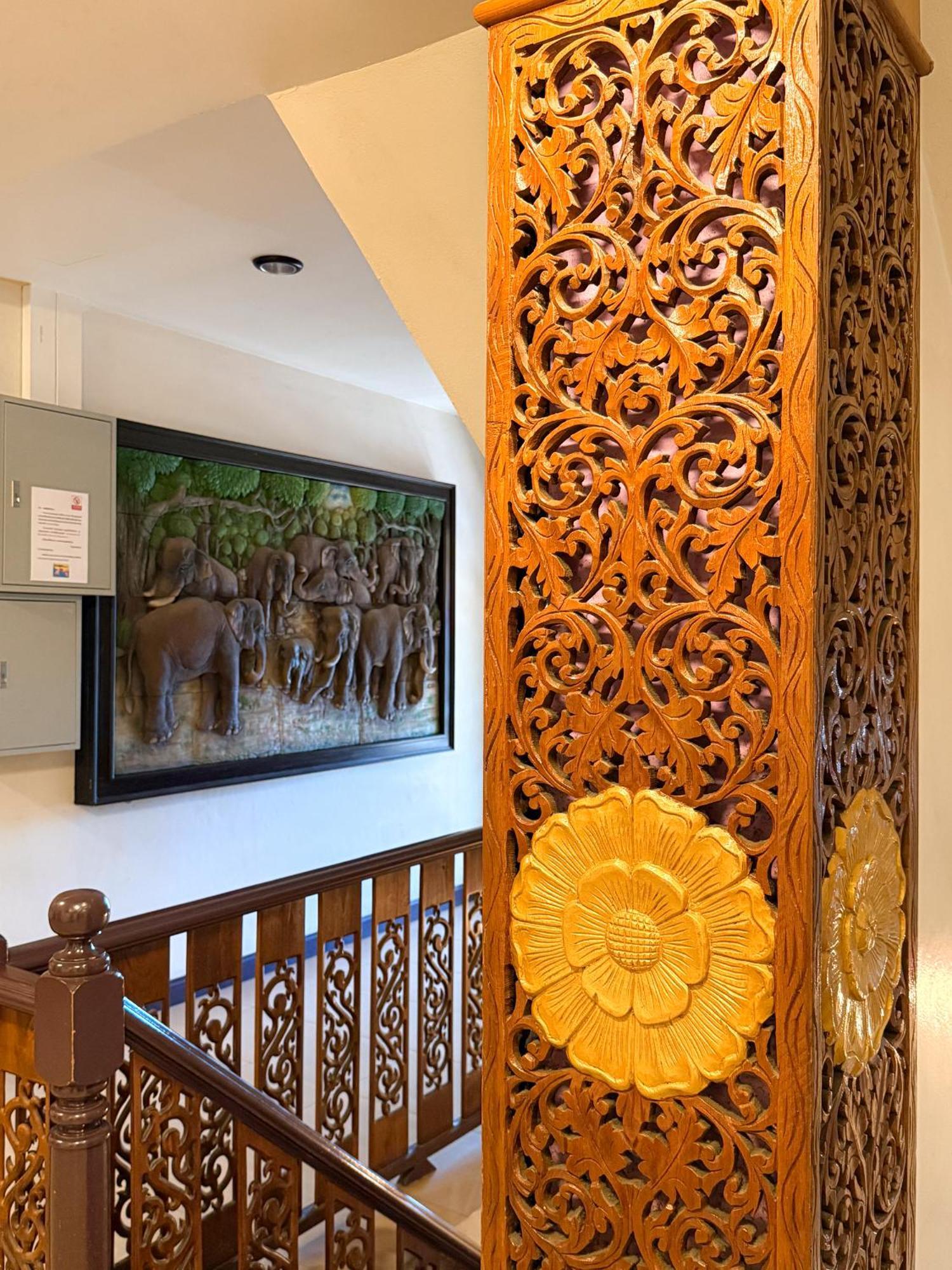Ban Ao Thong Hotel Trang Luaran gambar